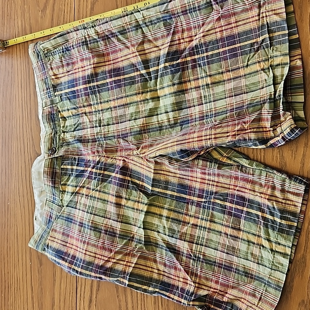 Men’s Dockers plaid  cotton shorts,  Size 36 EUC